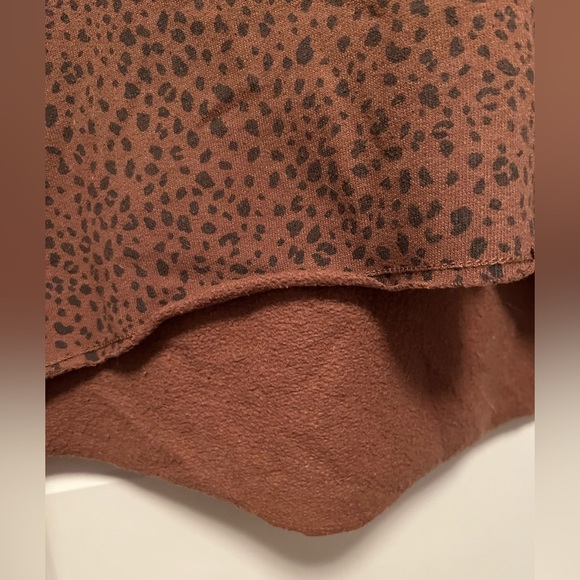 ABERCROMBIE & FITCH Soft AF Collection Cutoff Hoodie (Brown/Black Animal Print) - Picture 5 of 5